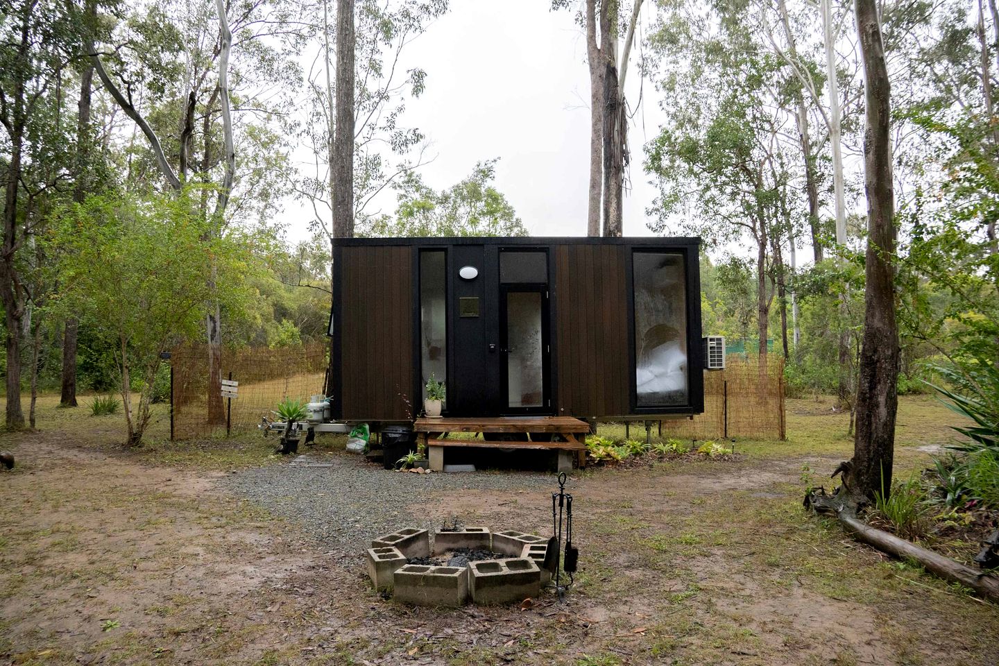 Relaxing Tiny House Escape with Stunning Rocky Creek Views, Nestled in the Foothills of the Bauple Mountains in Glenwood, New South Wales