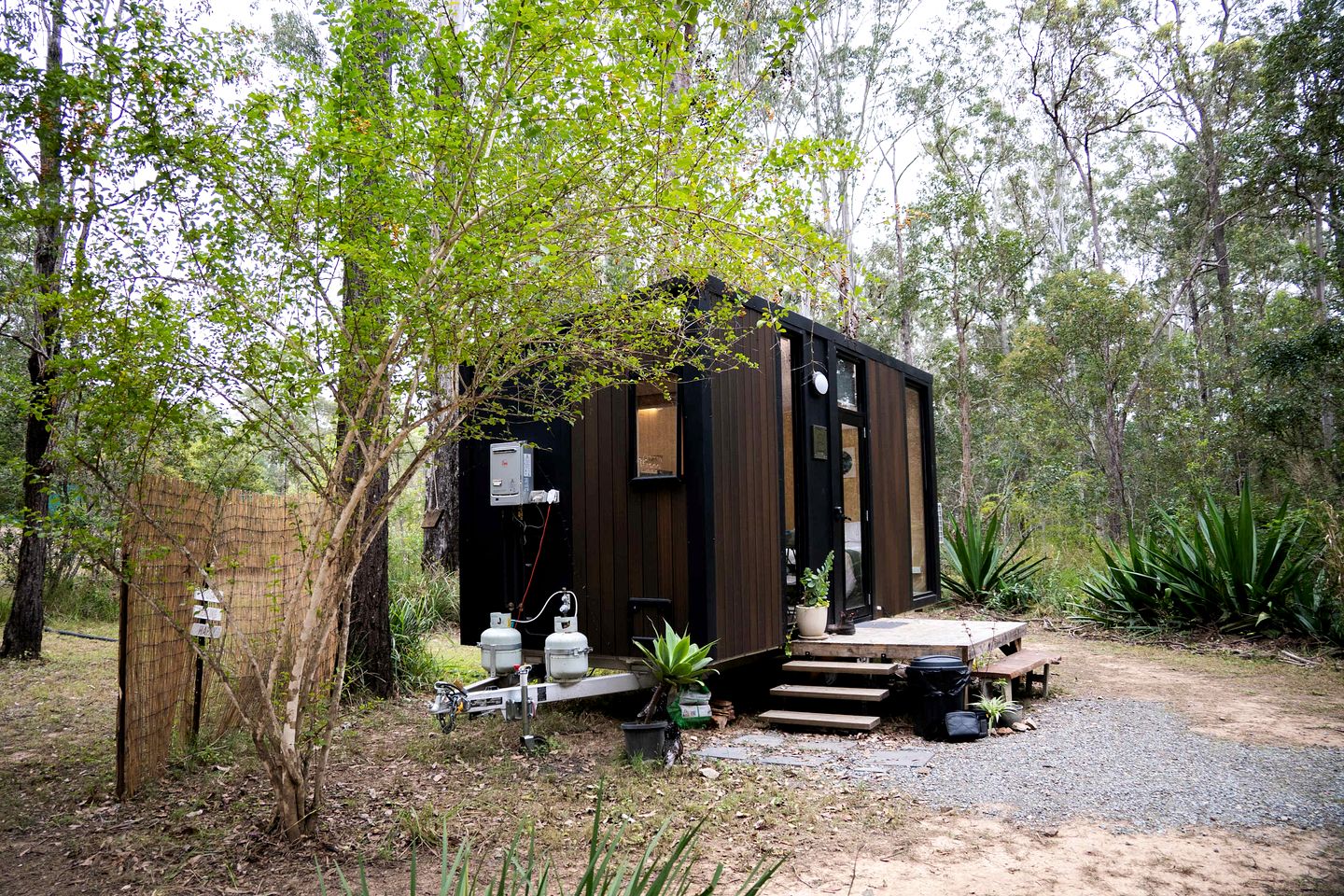 Relaxing Tiny House Escape with Stunning Rocky Creek Views, Nestled in the Foothills of the Bauple Mountains in Glenwood, New South Wales