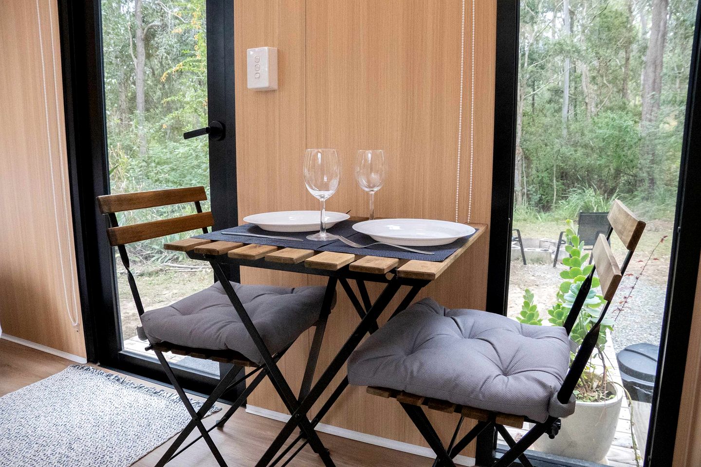 Relaxing Tiny House Escape with Stunning Rocky Creek Views, Nestled in the Foothills of the Bauple Mountains in Glenwood, New South Wales