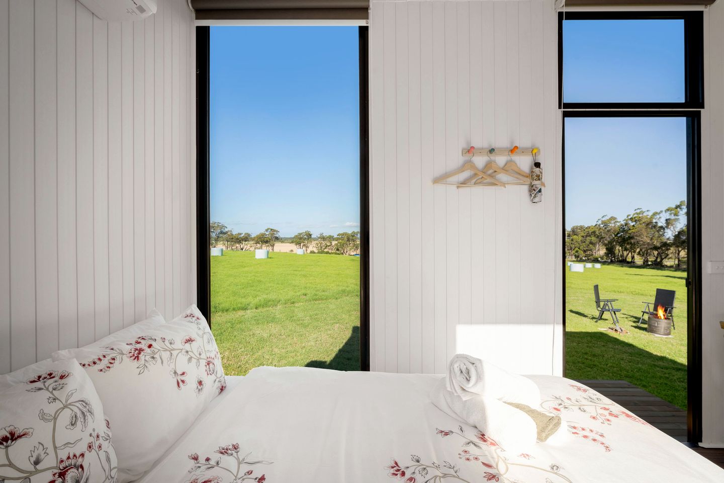 Relaxing Tiny House with Fire Pit Surrounded by Landscape and Wildlife in Alberton West, Victoria