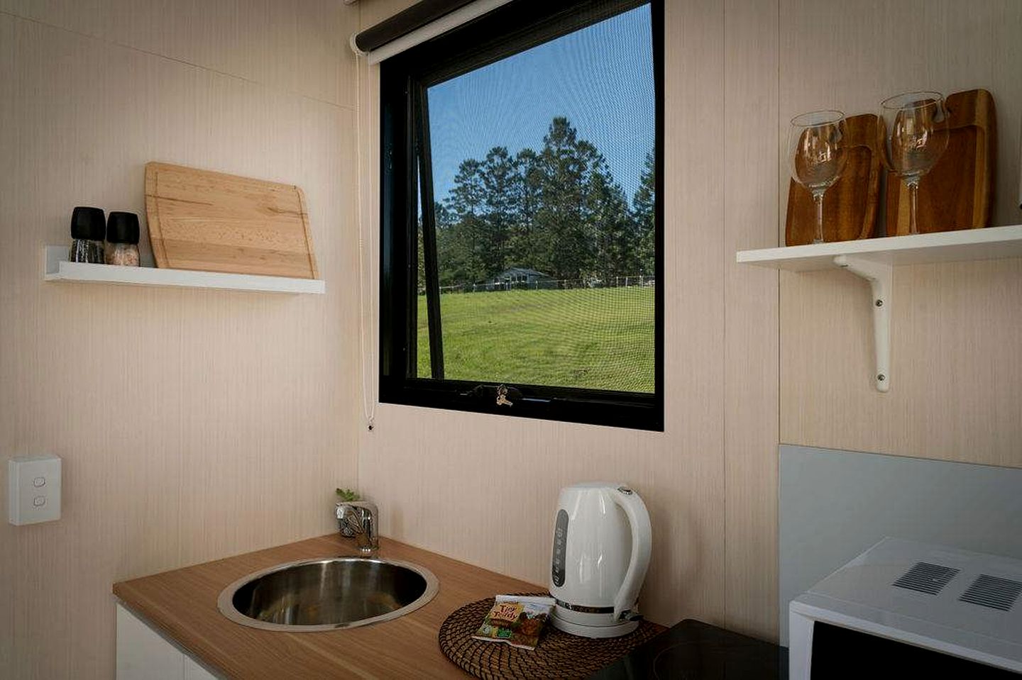 Relaxing Tiny House Perfect for Horse Lovers with Firepit in New South Wales, Australia