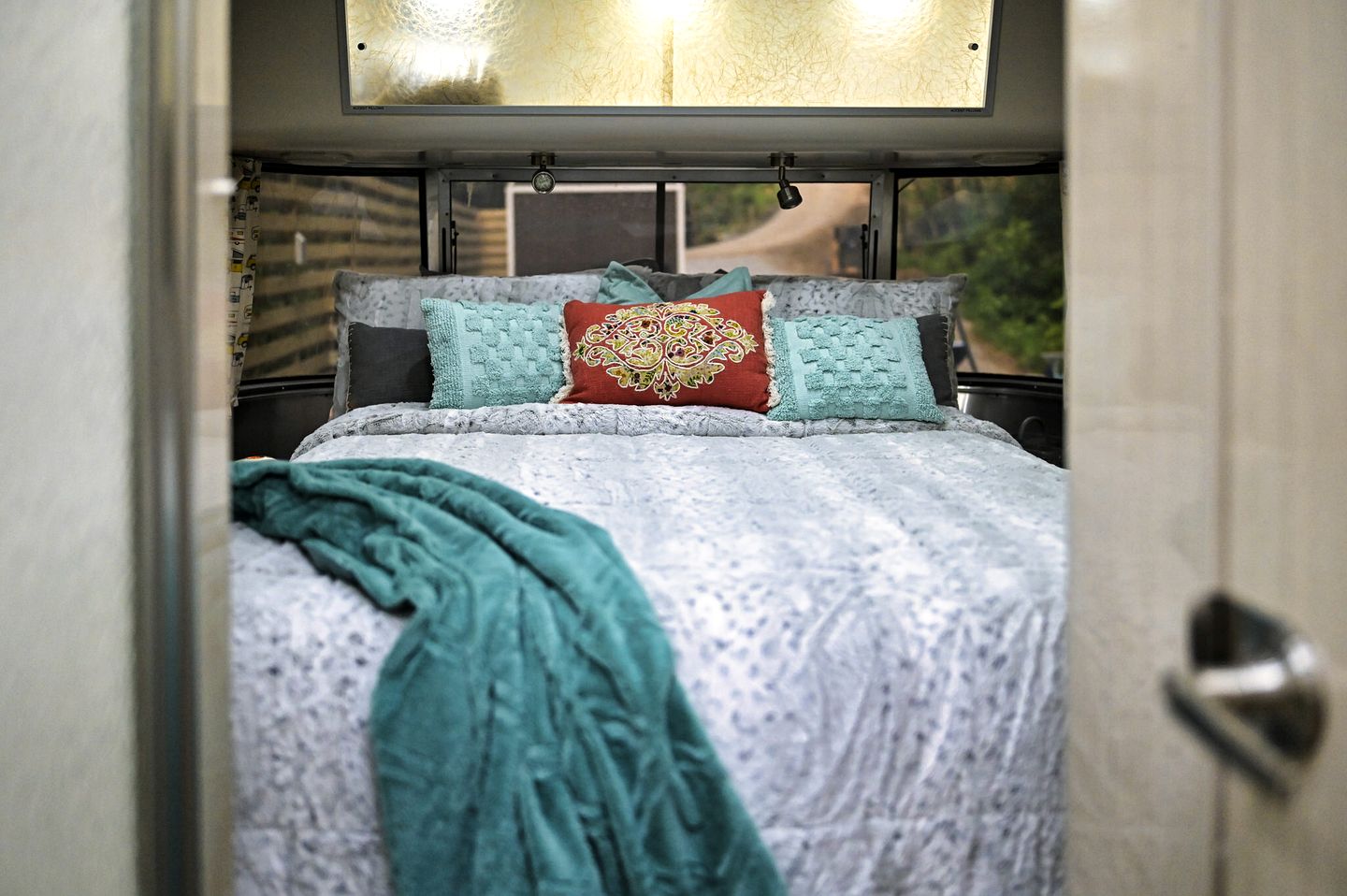 Remarkable Airstream Completely Equipped with Private Patio in Tennessee