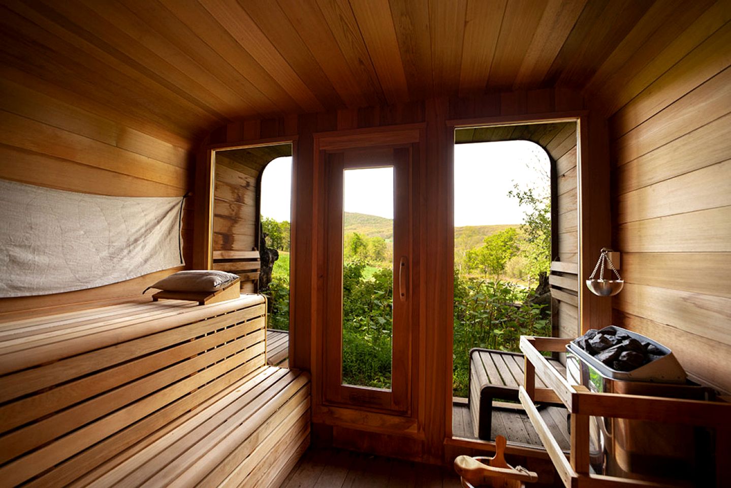 Remarkable Cabin Thoughtfully Design with Sauna in New York