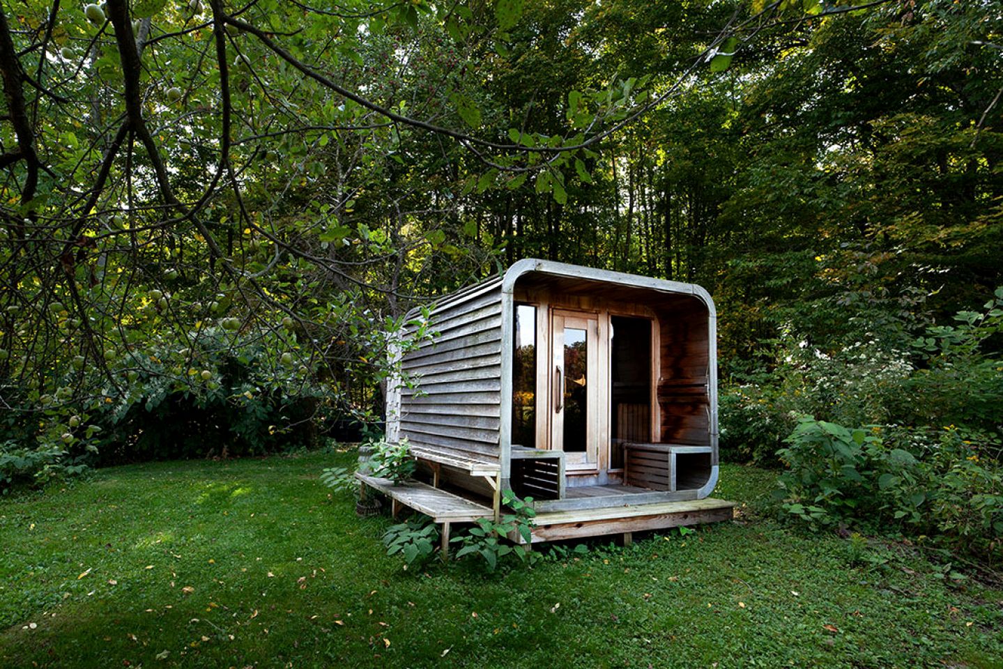 Remarkable Cabin Thoughtfully Design with Sauna in New York