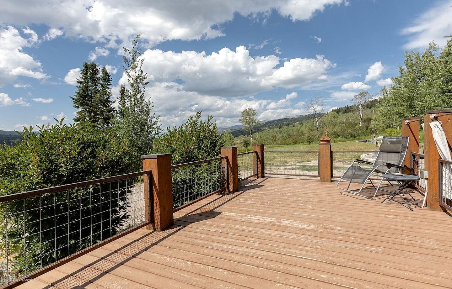 Remodeled Cabin with Pool Table and Hot-Tub in Wyoming