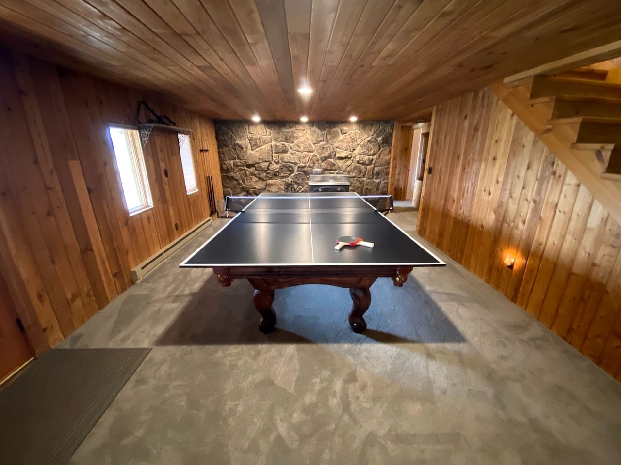 Remodeled Cabin with Pool Table and Hot-Tub in Wyoming