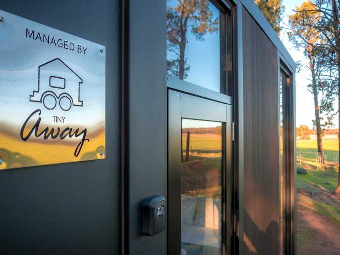 Tiny Houses (Australia, Colinroobie, New South Wales)