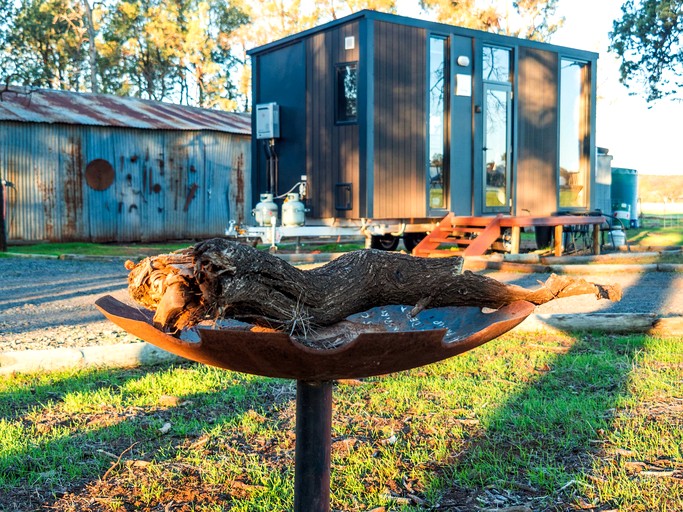 Tiny Houses (Australia, Colinroobie, New South Wales)