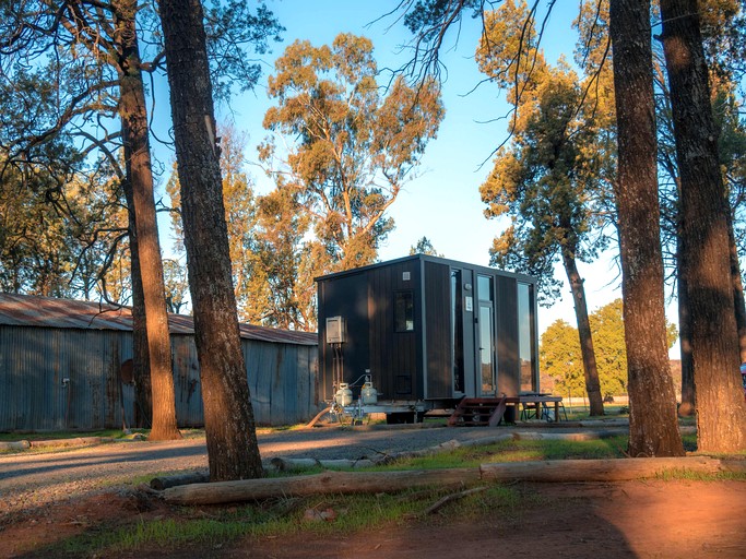 Tiny Houses (Australia, Colinroobie, New South Wales)
