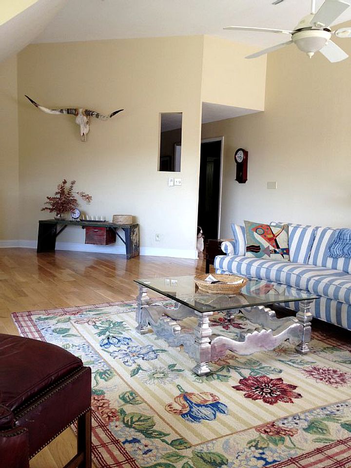 Family-Friendly Cabin with Panoramic Mountain Views next to Pisgah National Forest