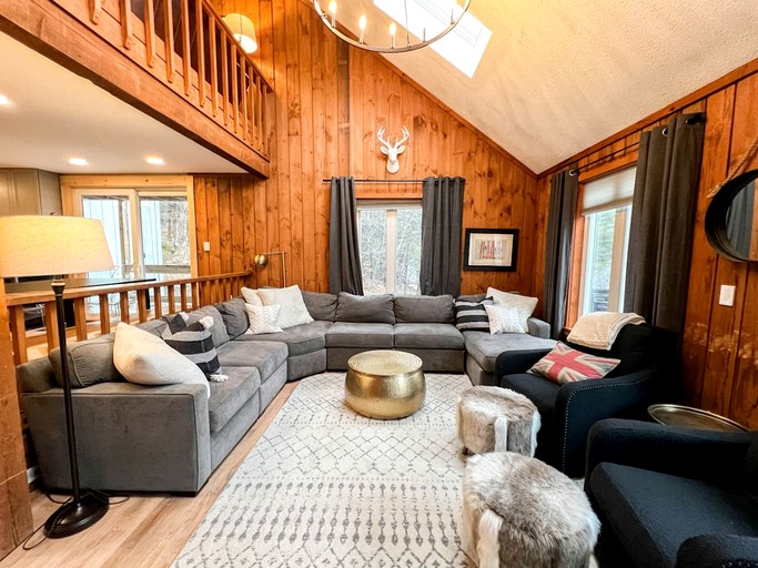 Renovated Cabin Perfect for Families in New Hampshire