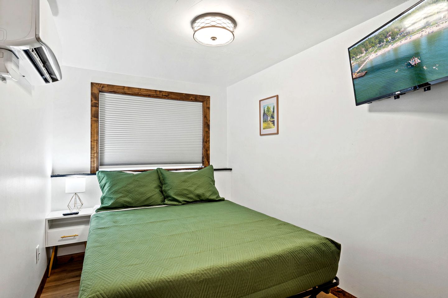 Renovated Cabin with Beach Views in Sister Bay, Wisconsin