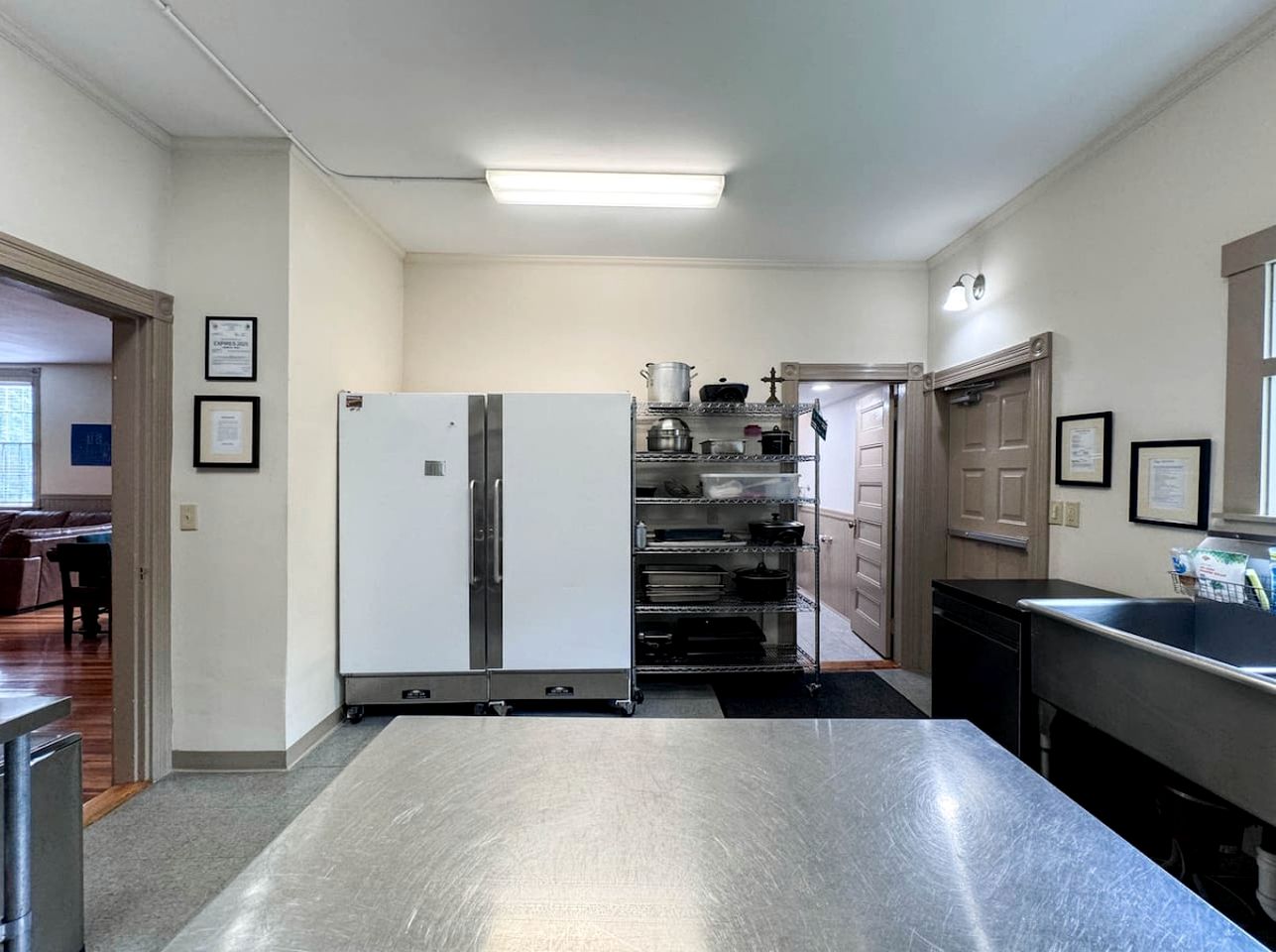 Renovated Spacious Rental Ideal for Groups with Pond Views in New Hampshire