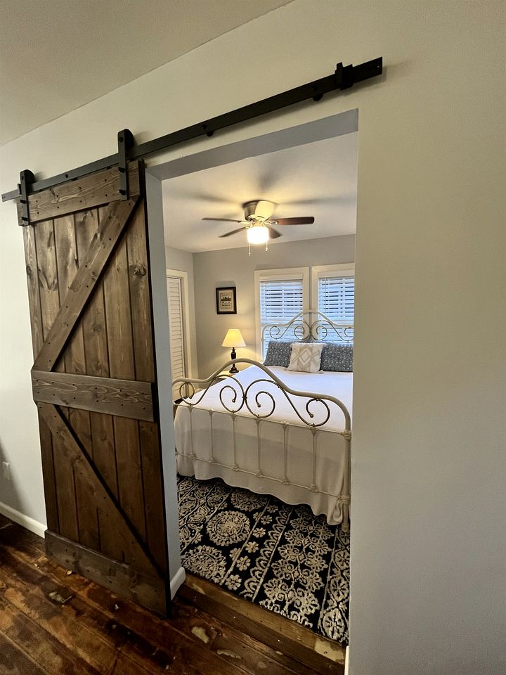 Renovated Waterfront Cottages Ideal for Families or Groups in Louisiana