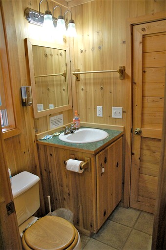 Cabins (United States of America, Cooper Landing, Alaska)