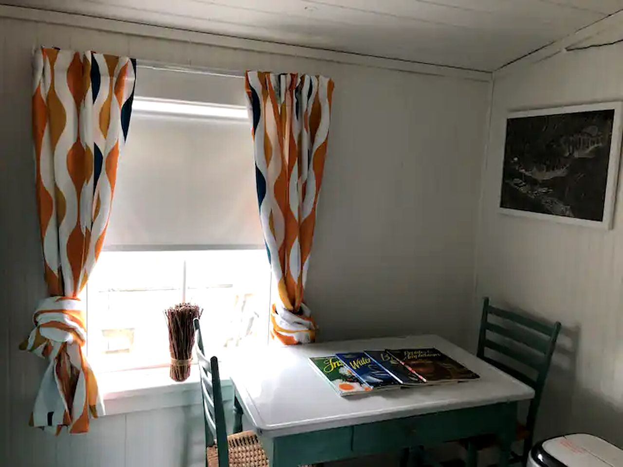 Picturesque Vintage Cabin with Lake Views in Florida