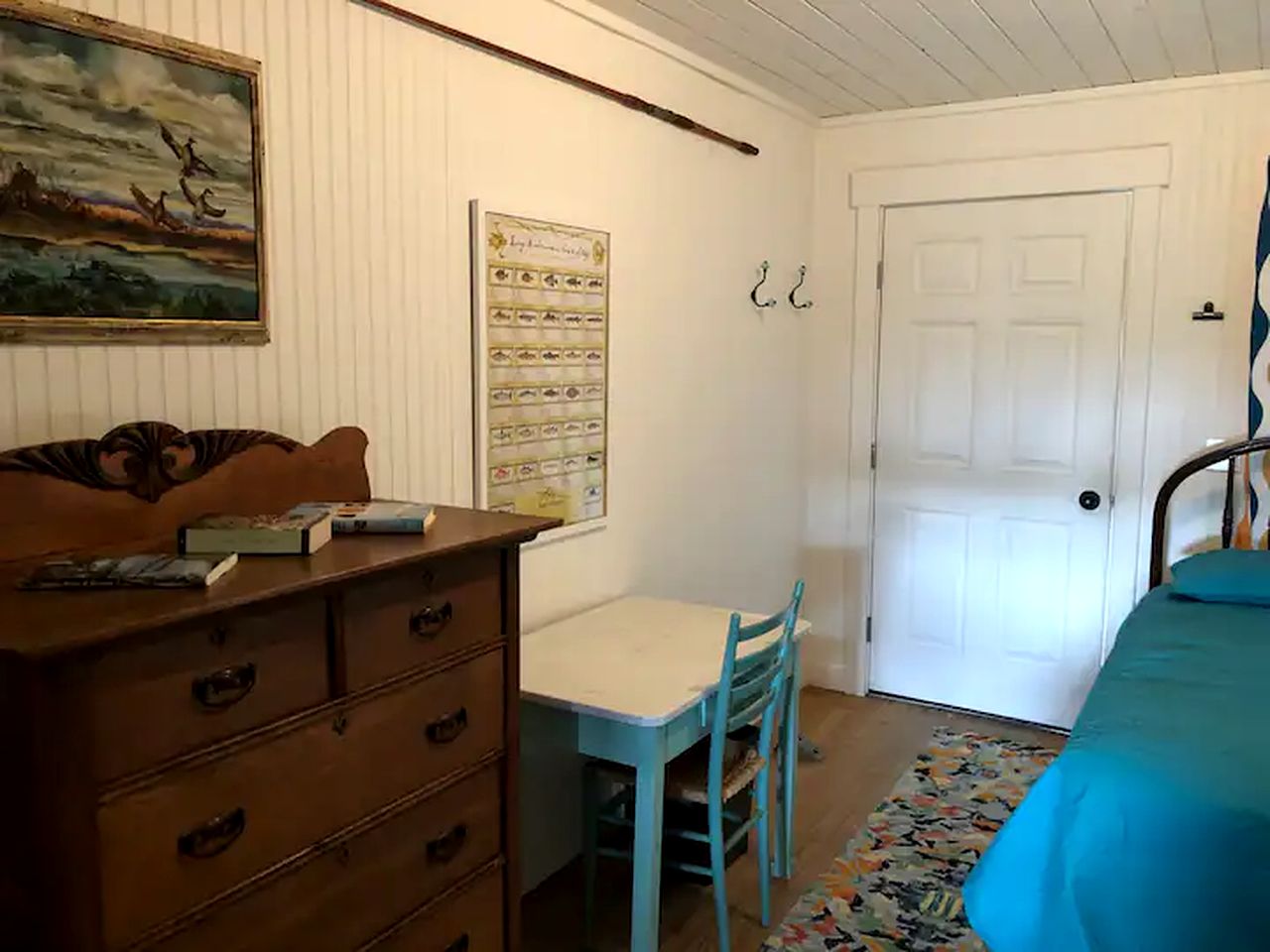 Picturesque Vintage Cabin with Lake Views in Florida