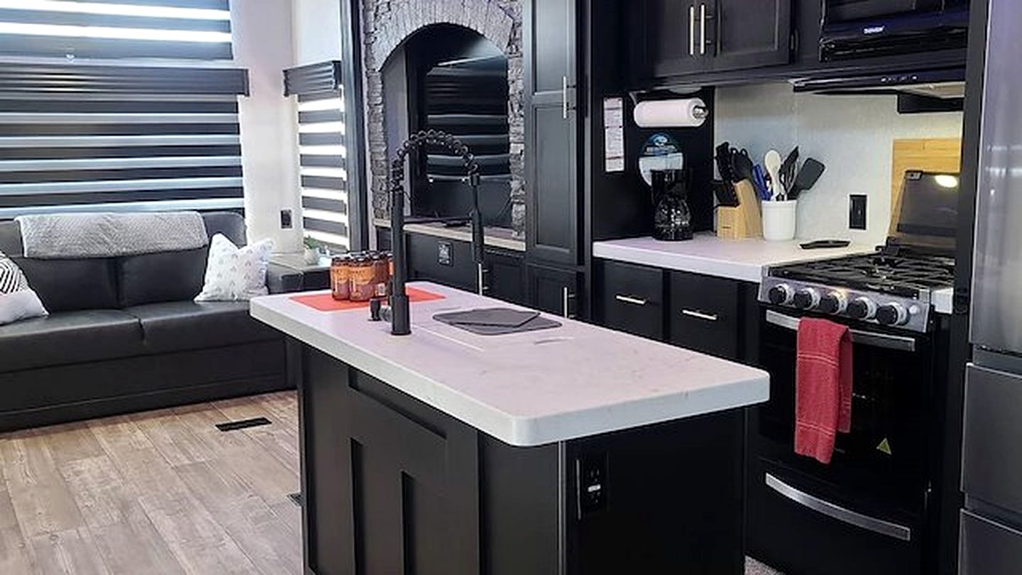 Comfortable Family-Friendly RV Suite with Loft, Private Deck & Firepit Near Williams, Arizona