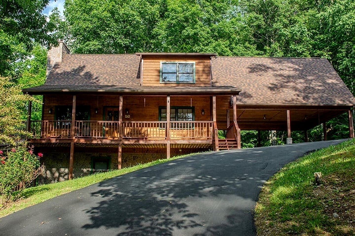 Serene Cabin in the Mountains with Hot Tub in Sevierville, Tennessee