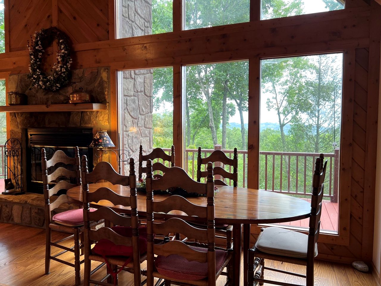 Serene Cabin in the Mountains with Hot Tub in Sevierville, Tennessee