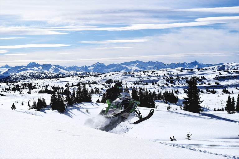 Nature Lodges (Nimpo Lake, British Columbia, Canada)