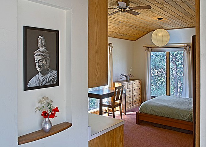 Cabins (Crestone, Colorado, United States)