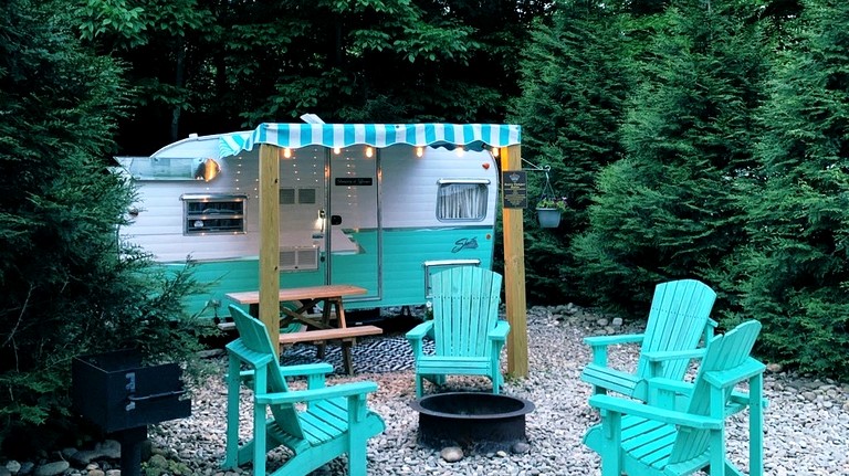 Romantic Camper Perfect for Couples in Gatlinburg, Tennesse