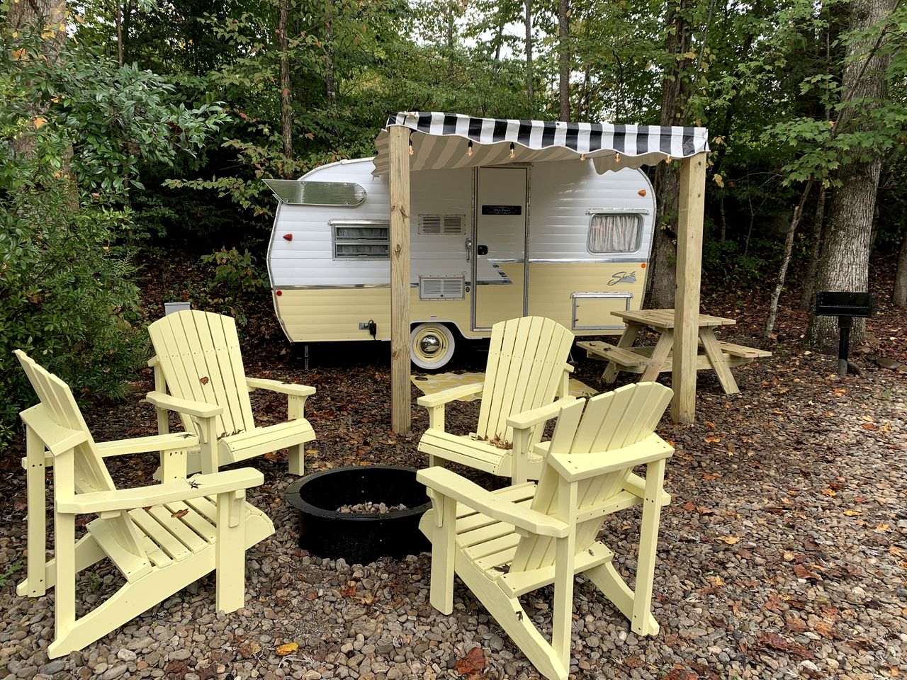 Sweet Camper Ideal for a Romantic Escape in Gatlinburg, Tennesse