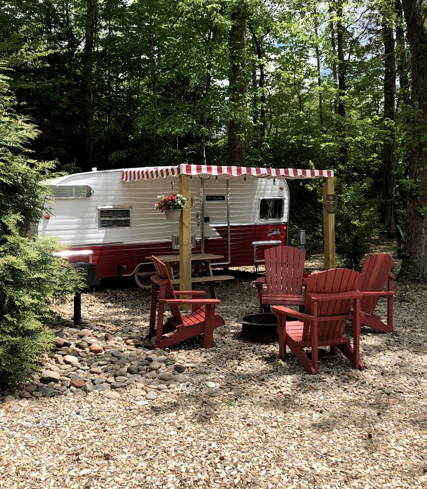 Cozy Camper Amazing to Reconnect with Nature in Gatlinburg, Tennesse