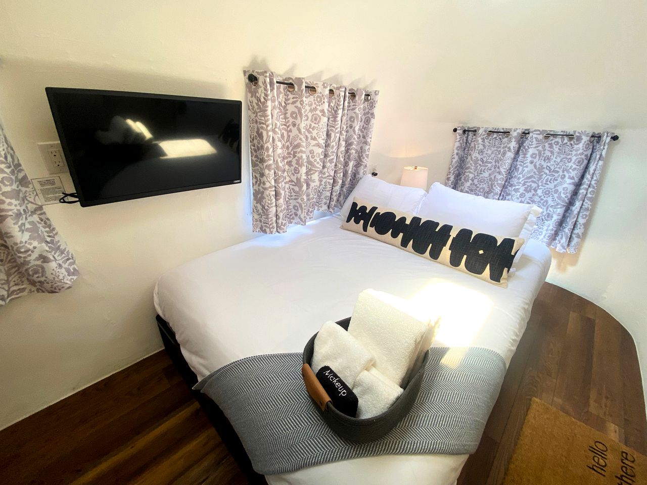 Retro-Chic Airstream Haven: Your Ultimate Glamping Escape in Colorado