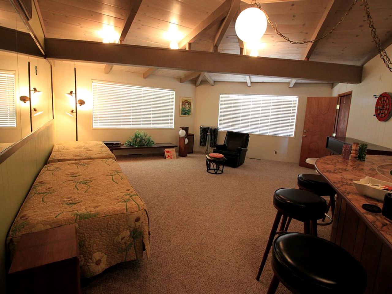 Retro Villa Great for Entertaining in Joshua Tree, California