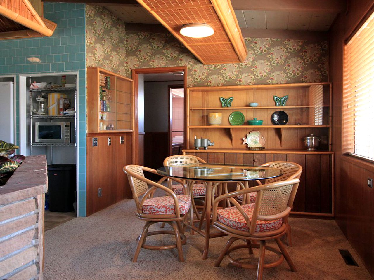 Retro Villa Great for Entertaining in Joshua Tree, California