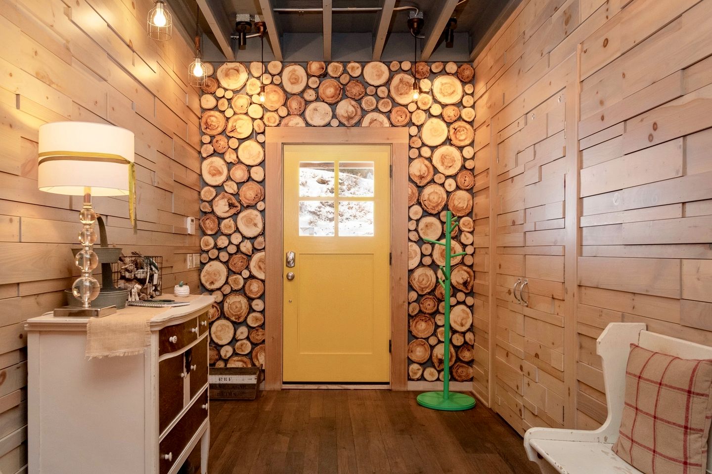 Spectacular Rental with Amazing Indoor and Outdoor Design in Colorado