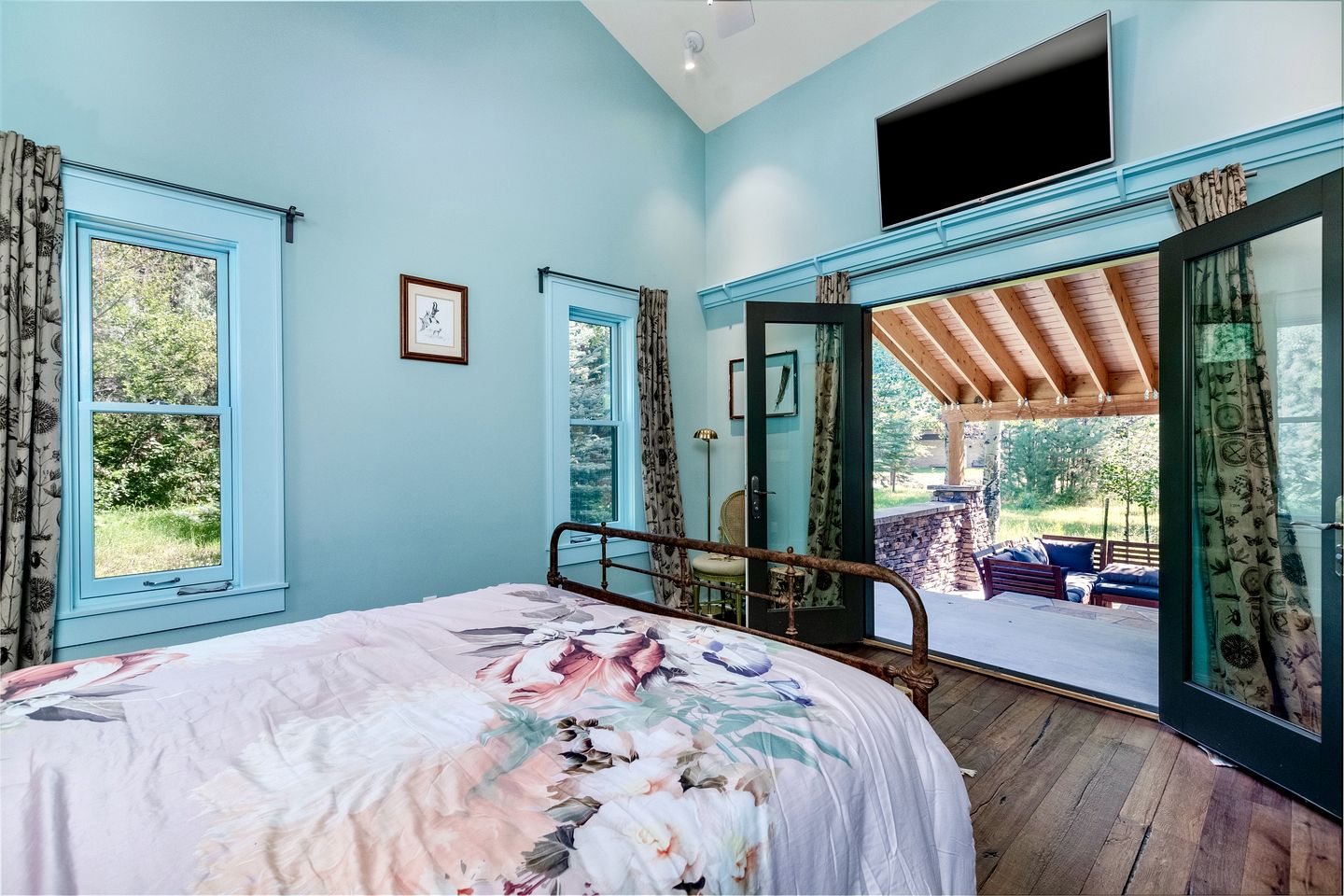 Spectacular Rental with Amazing Indoor and Outdoor Design in Colorado