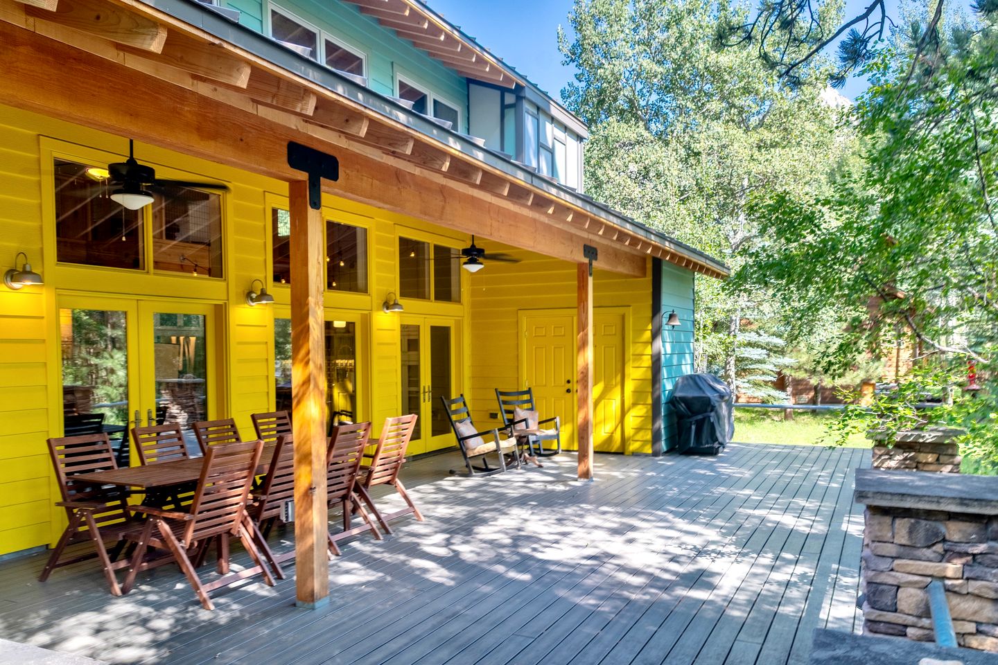 Spectacular Rental with Amazing Indoor and Outdoor Design in Colorado