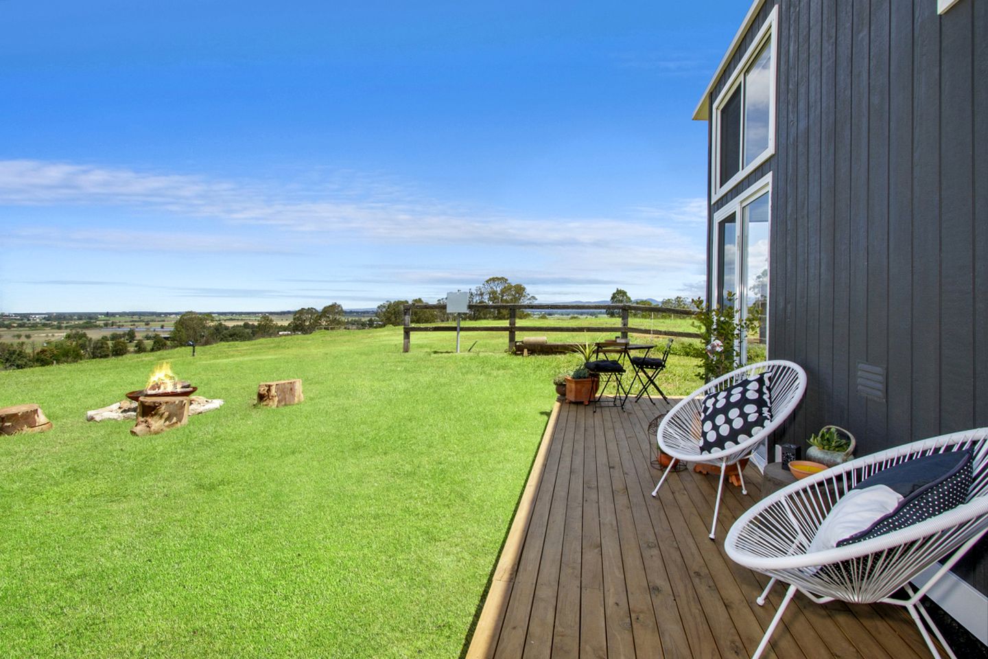 Gorgeous New South Wales Glamping Rental with Great Views