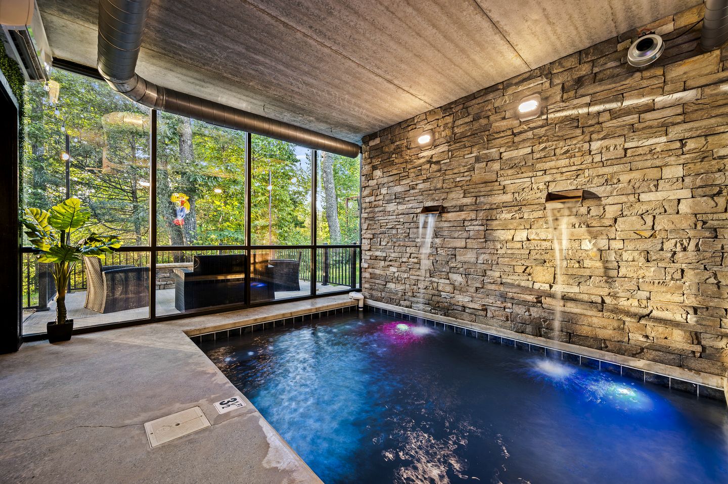 Stunning Luxury Cabin with Unique Furnishings, Indoor Pool, and Game Room in Gatlinburg, Tennessee