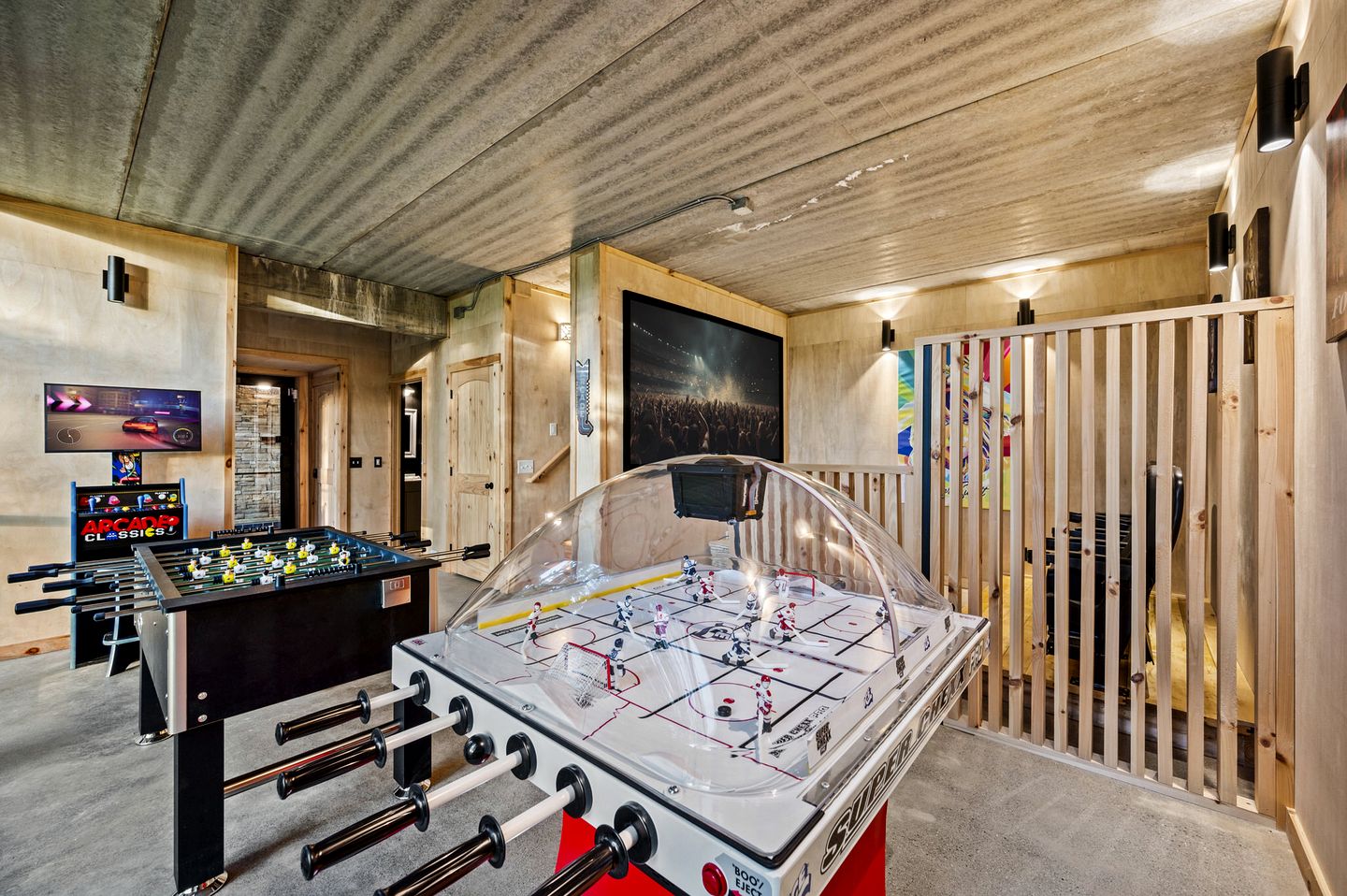 Stunning Luxury Cabin with Unique Furnishings, Indoor Pool, and Game Room in Gatlinburg, Tennessee
