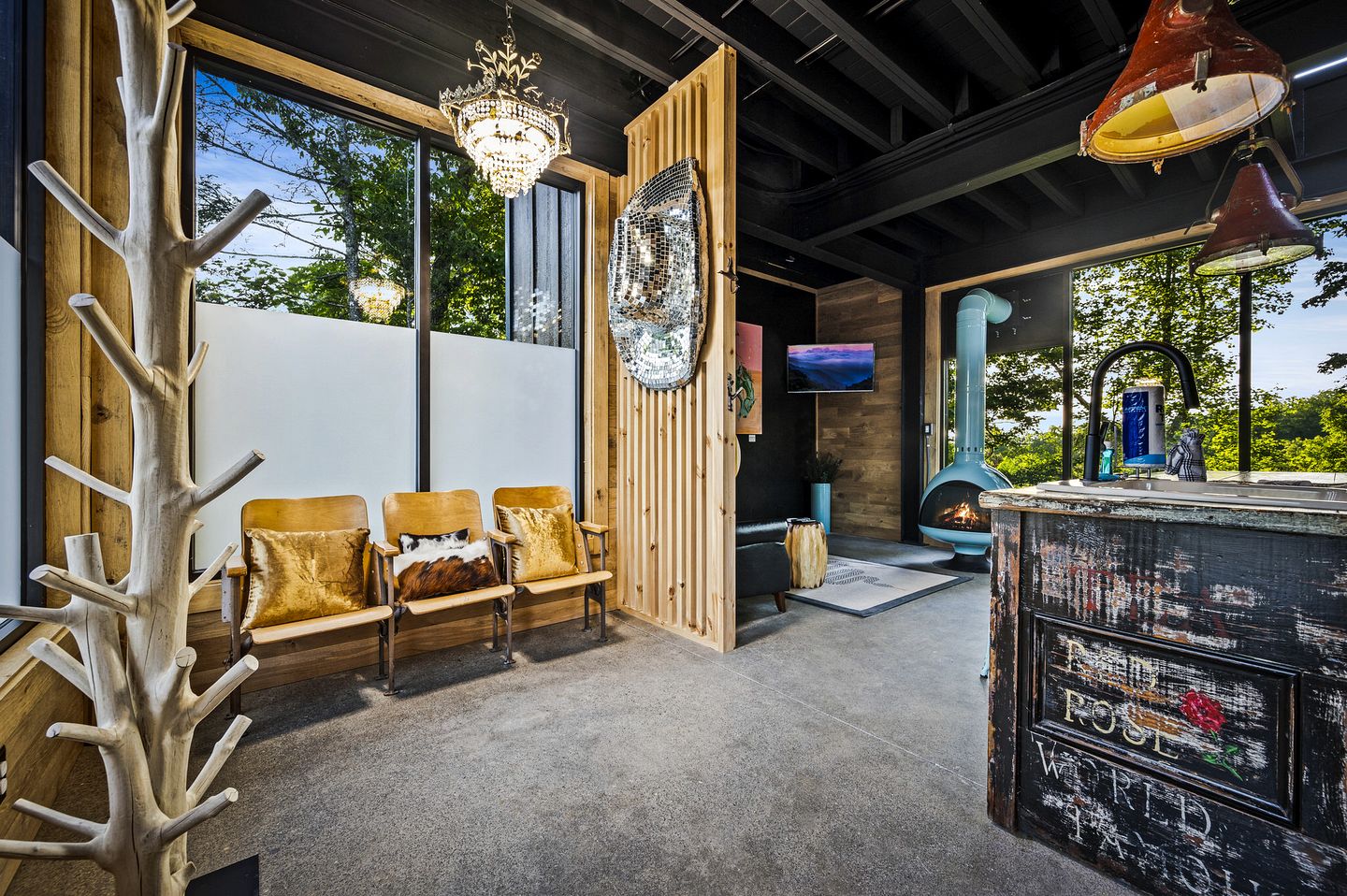Stunning Luxury Cabin with Unique Furnishings, Indoor Pool, and Game Room in Gatlinburg, Tennessee