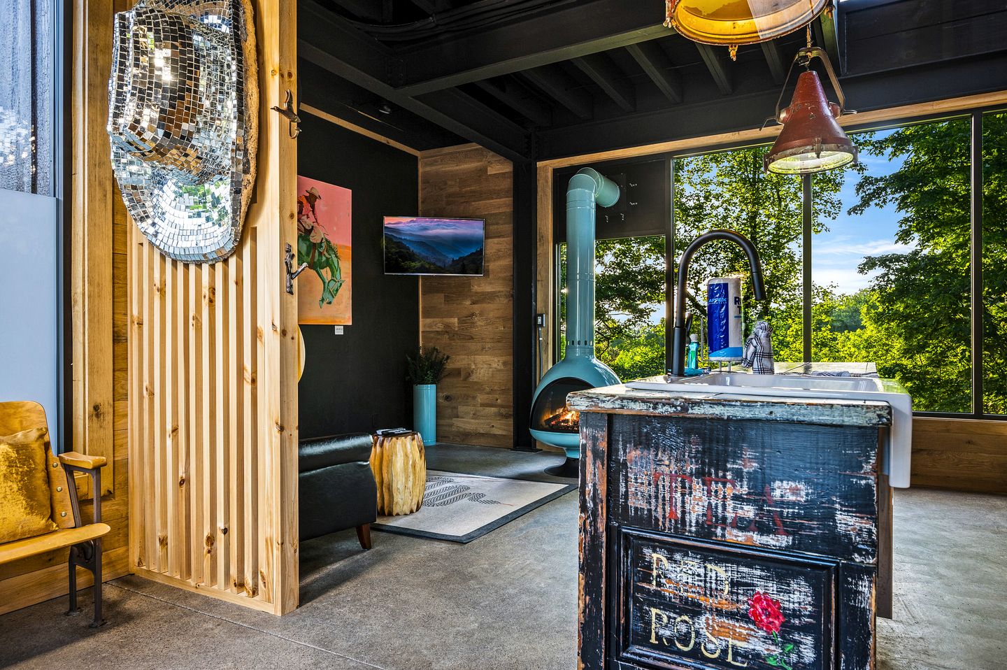 Stunning Luxury Cabin with Unique Furnishings, Indoor Pool, and Game Room in Gatlinburg, Tennessee