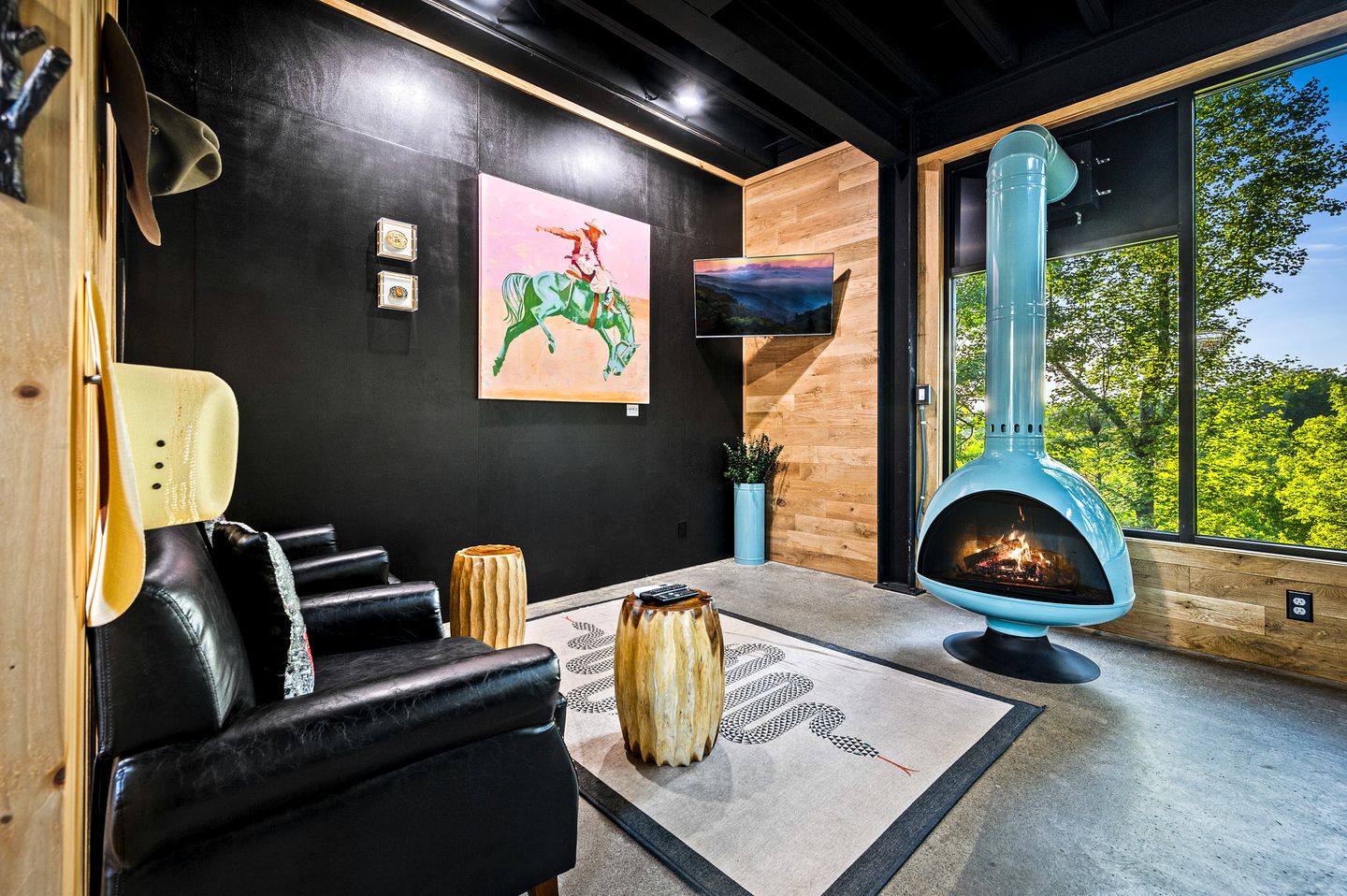 Stunning Luxury Cabin with Unique Furnishings, Indoor Pool, and Game Room in Gatlinburg, Tennessee