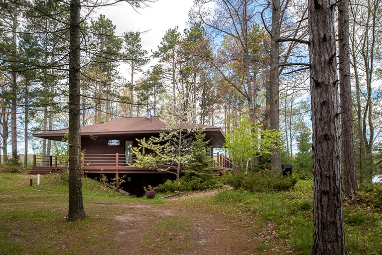 Cottage Rental Overlooking Lake Geneserath In Michigan