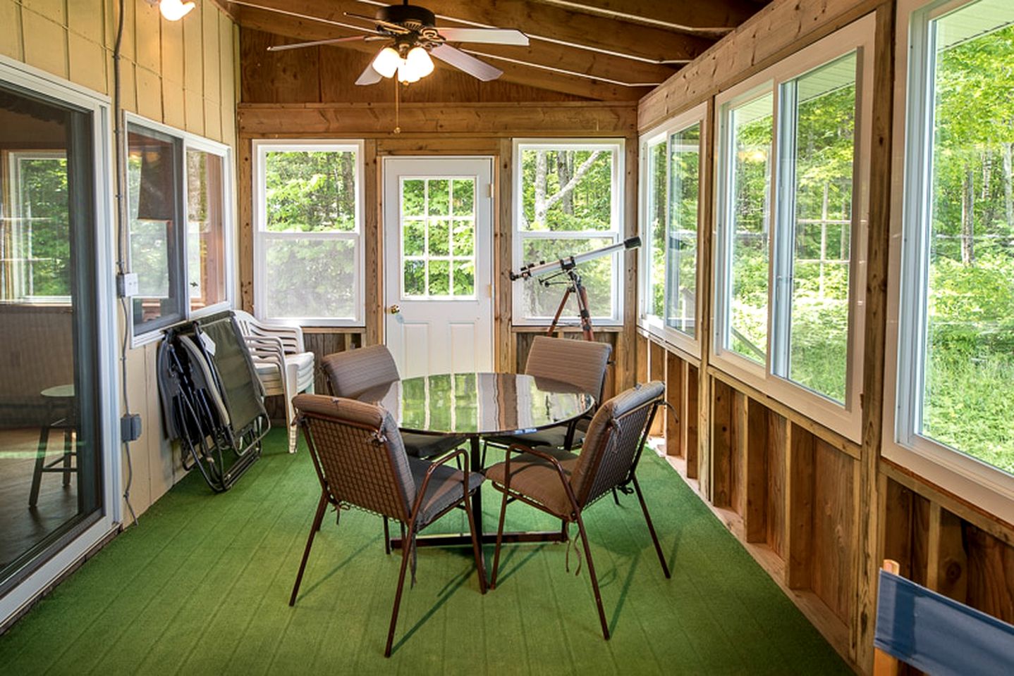 Lakeside Cottage Getaway near Beaches of Donegal Bay on Beaver Island, Michigan