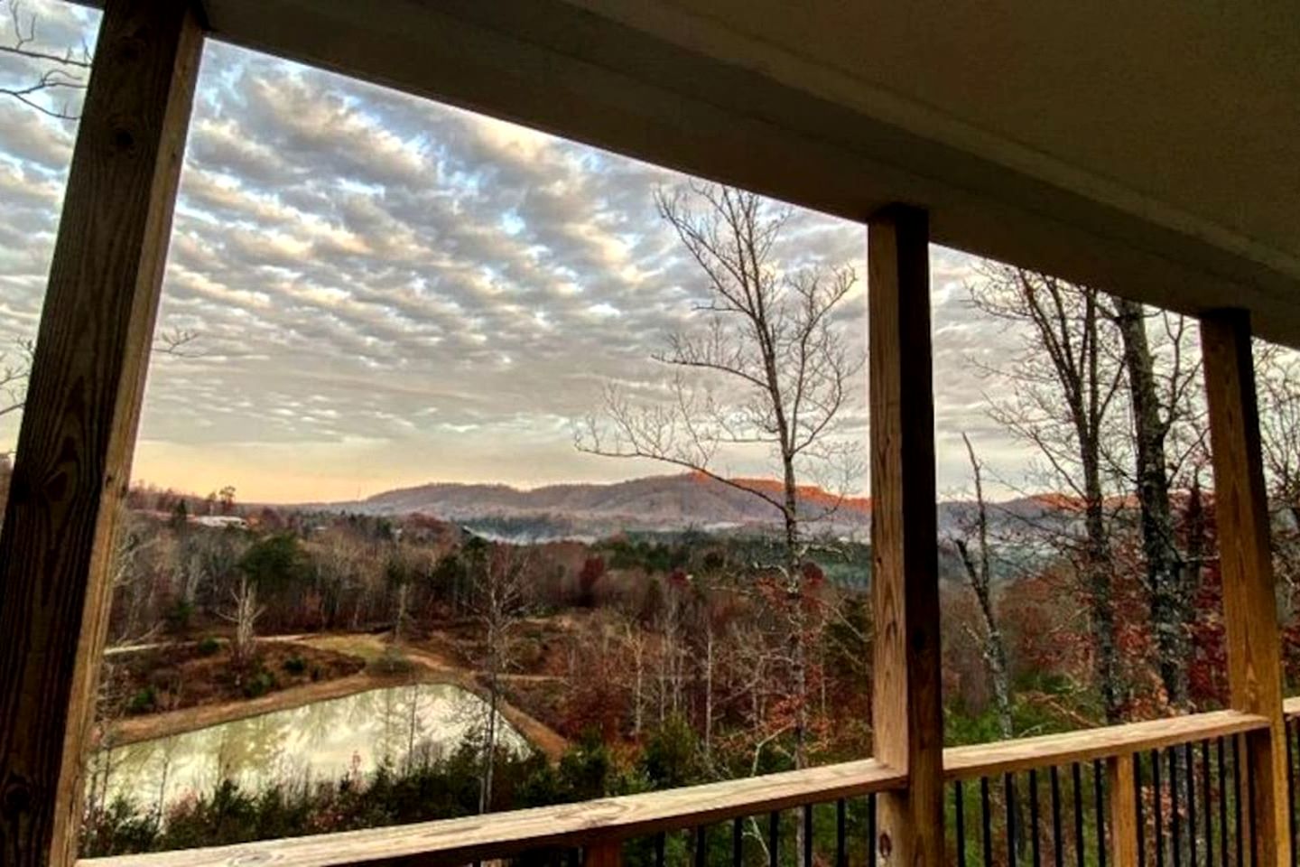 Incredible Spacious Vacation Rental with Amazing Games, Surrounded by ATV Trails for an Unforgettable Outdoor Adventure near Huntsville, Tennessee