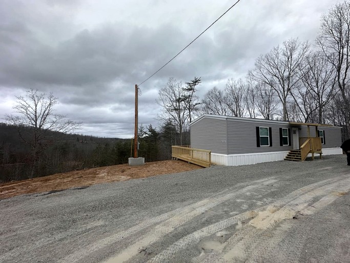 Cozy Cottage with Direct ATV Trail Access and Incredible Views from the Deck near Huntsville, Tennessee