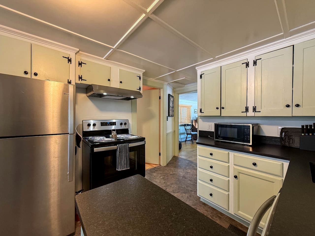 Secluded Cottage with Incredible Views of Cranmore Mountain, Perfect for a Glamping Weekend in the White Mountains, New Hampshire