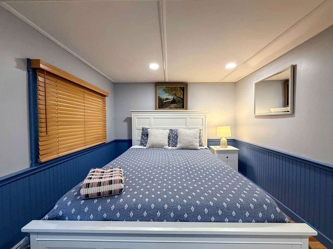 Secluded Cottage with Incredible Views of Cranmore Mountain, Perfect for a Glamping Weekend in the White Mountains, New Hampshire