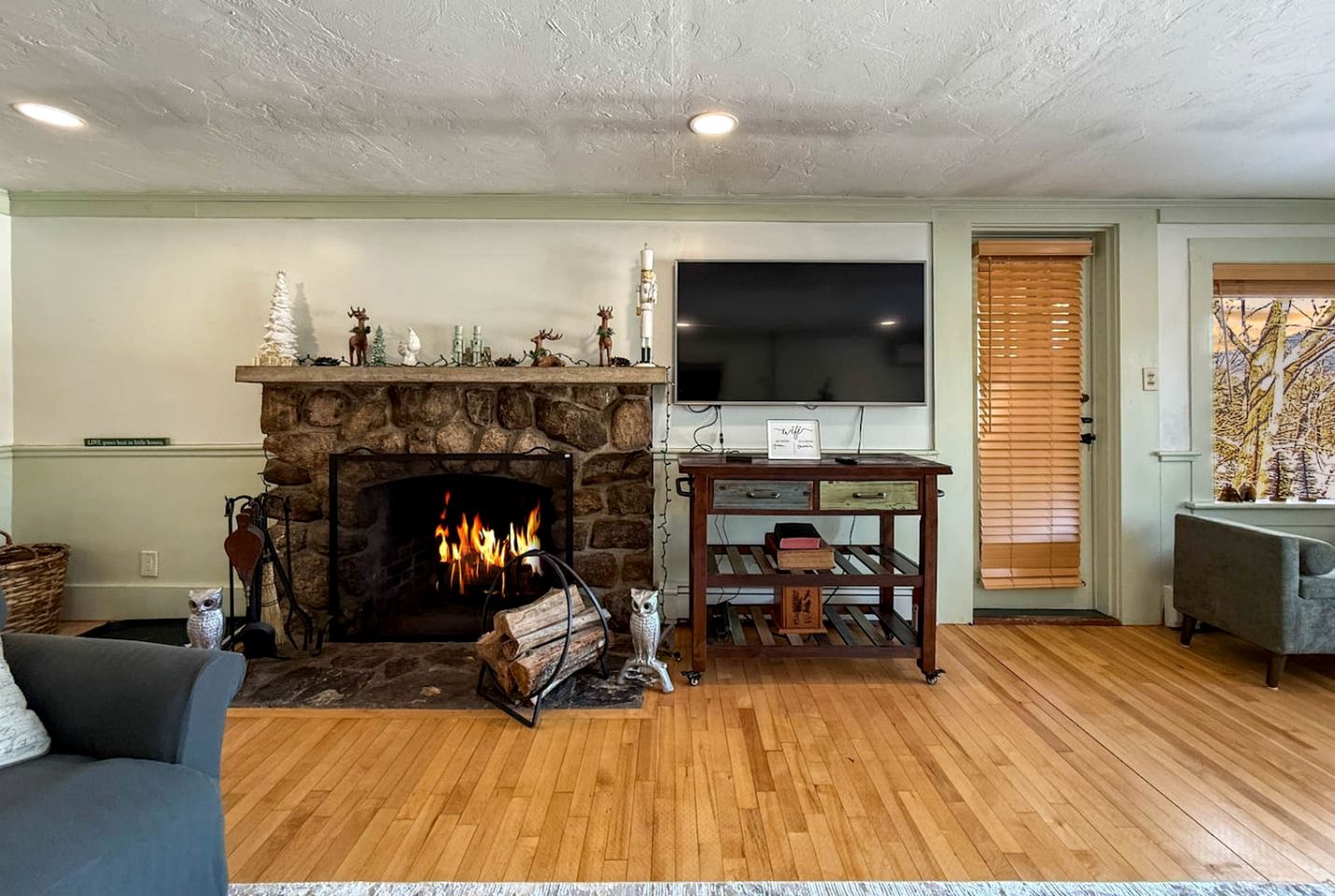 Secluded Cottage with Incredible Views of Cranmore Mountain, Perfect for a Glamping Weekend in the White Mountains, New Hampshire