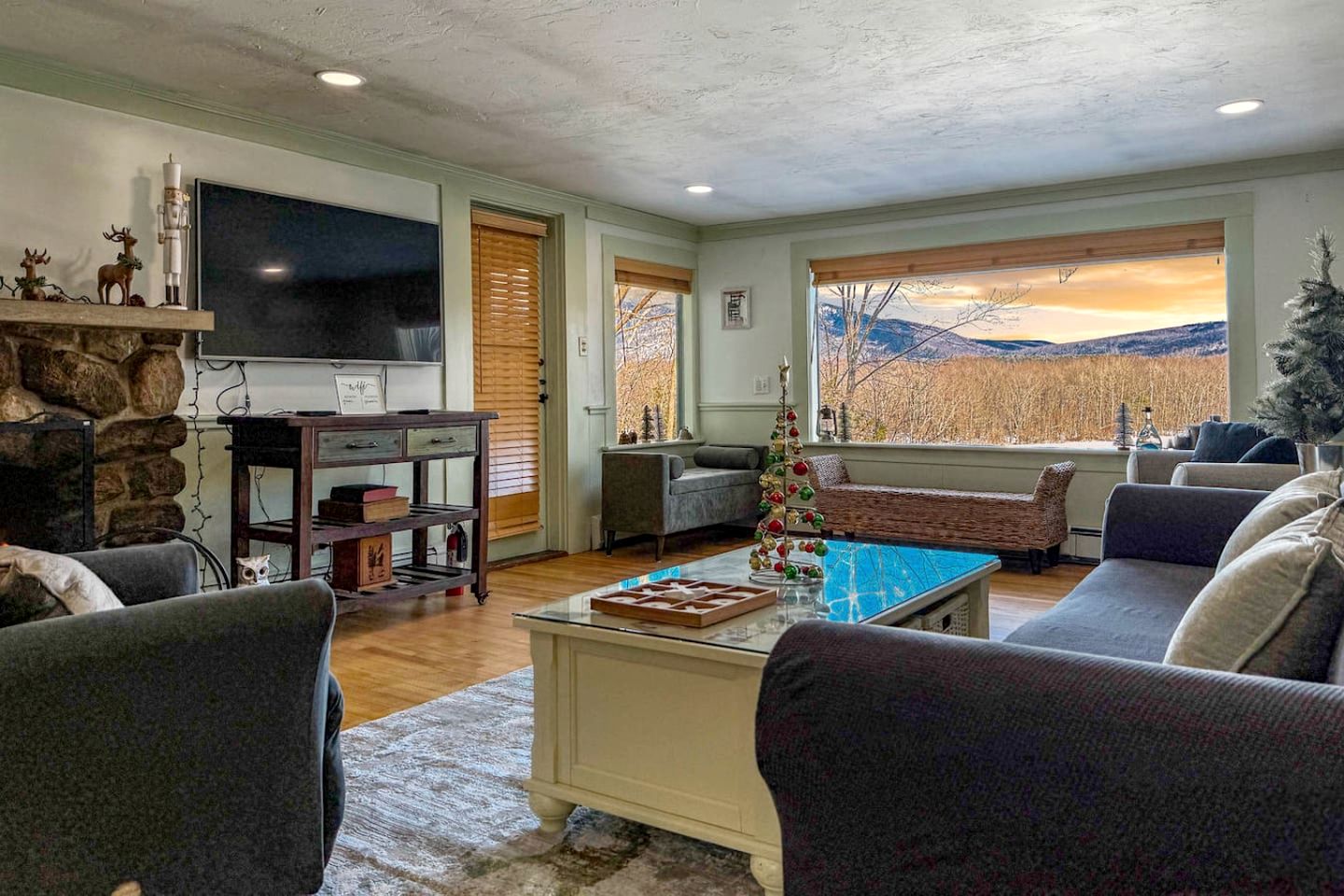 Secluded Cottage with Incredible Views of Cranmore Mountain, Perfect for a Glamping Weekend in the White Mountains, New Hampshire