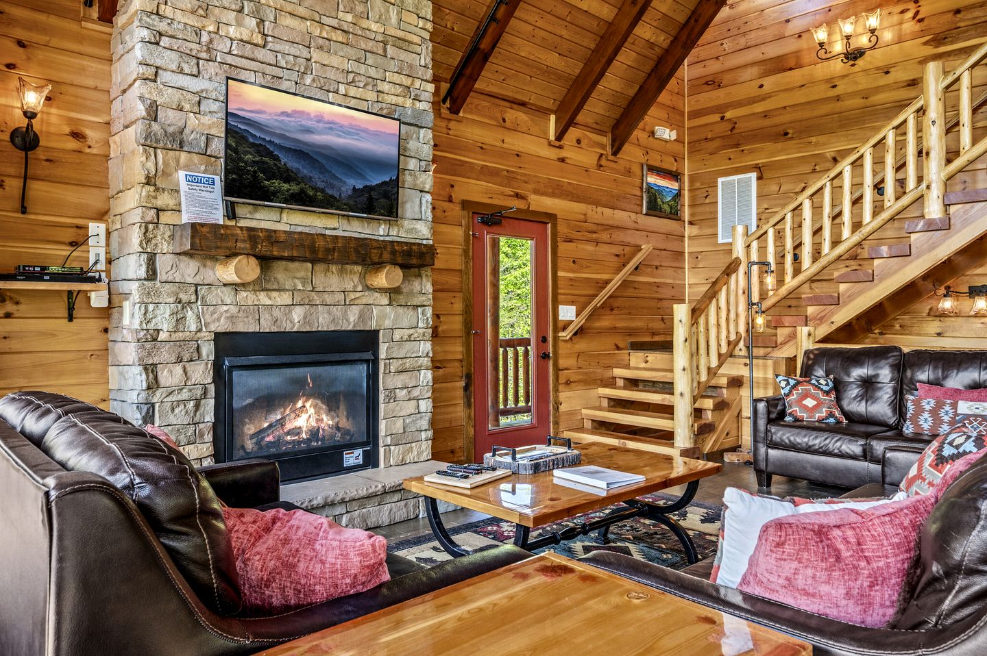 Spacious Luxury Log Cabin with Mountain Views, Hot Tub & Game Room near Gatlinburg & Pigeon Forge, Tennessee